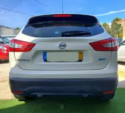 Nissan Qashqai 1.6 dCi 360 full