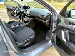 Peugeot 308 SW 1.6 BlueHDi Allure J17 full