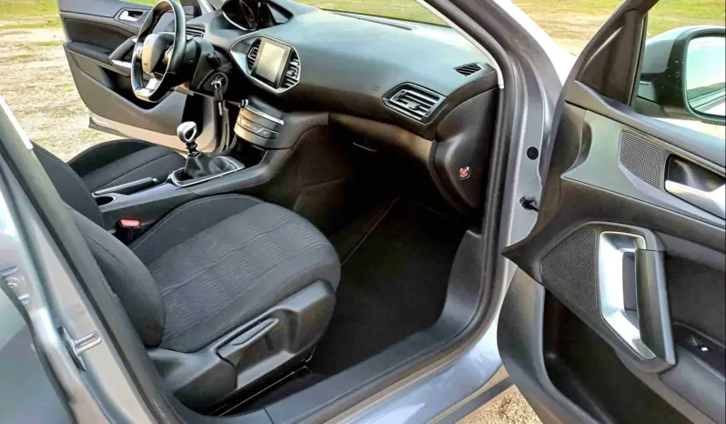 
Peugeot 308 SW 1.6 BlueHDi Allure J17 full									