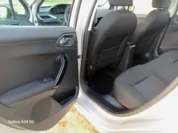 
Peugeot 208 1.6 BlueHDi Style full									