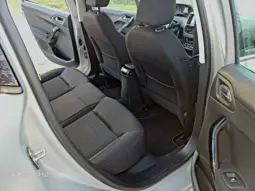 
Peugeot 208 1.6 BlueHDi Style full									