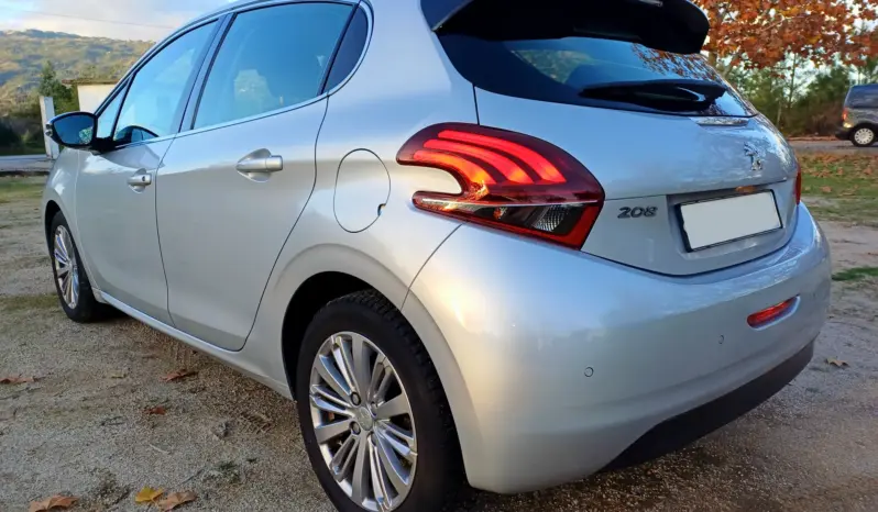 
Peugeot 208 1.6 BlueHDi Style full									