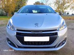 
Peugeot 208 1.6 BlueHDi Style full									