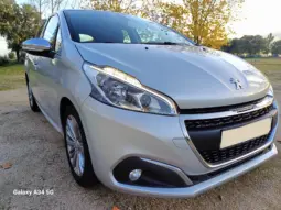 
Peugeot 208 1.6 BlueHDi Style full									