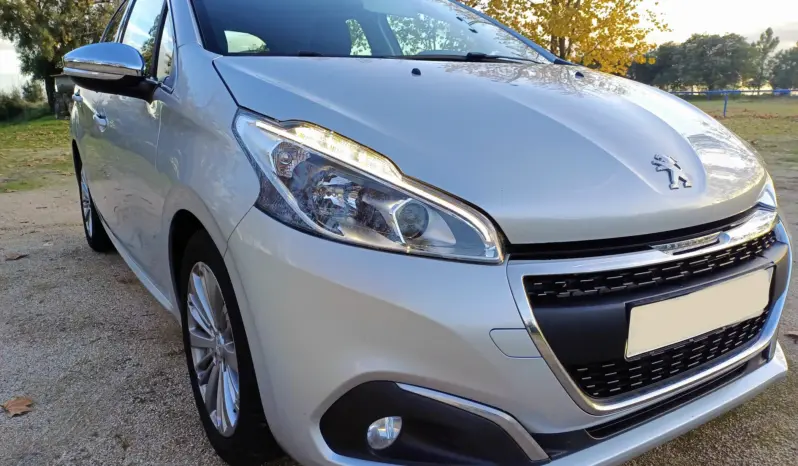 
Peugeot 208 1.6 BlueHDi Style full									