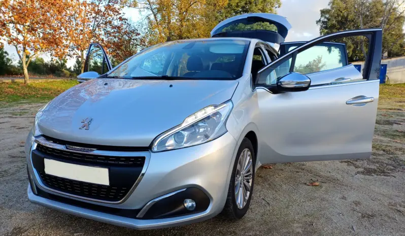 
Peugeot 208 1.6 BlueHDi Style full									