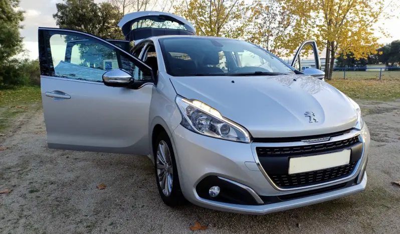 
Peugeot 208 1.6 BlueHDi Style full									