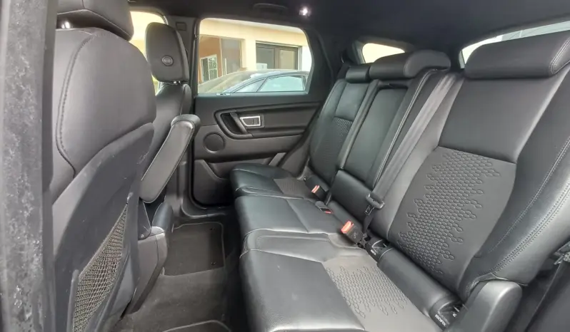 
Land Rover Discovery Sport 2.0 TD4 SE full									